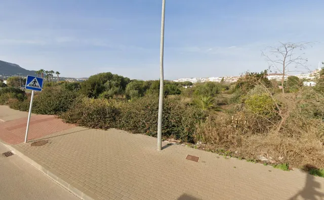 Fantástica parcela en zona Bajo Montgó. — 16