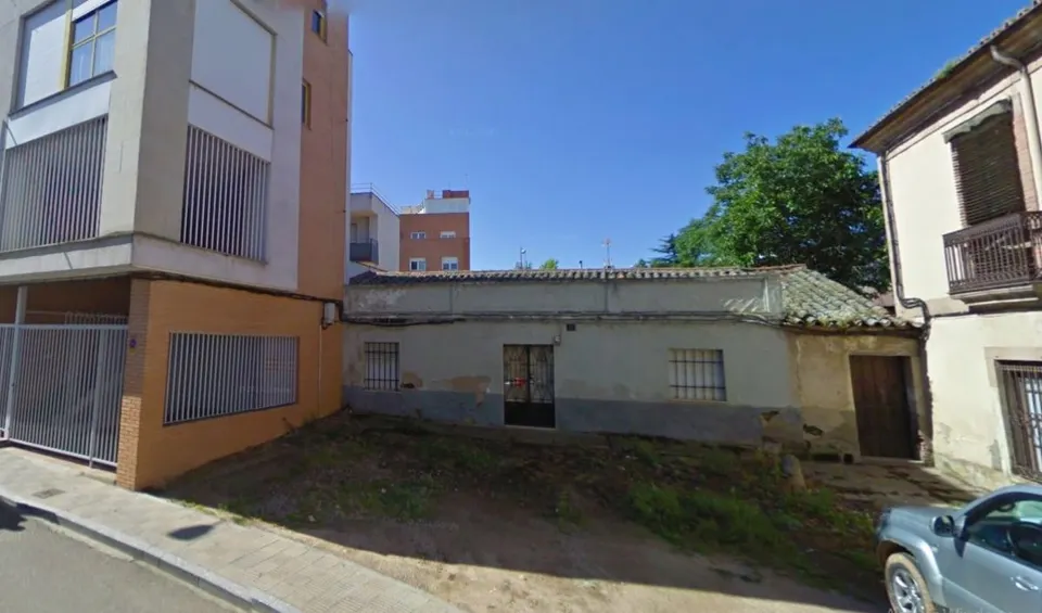 Urbis te ofrece un solar en Tejares, Salamanca