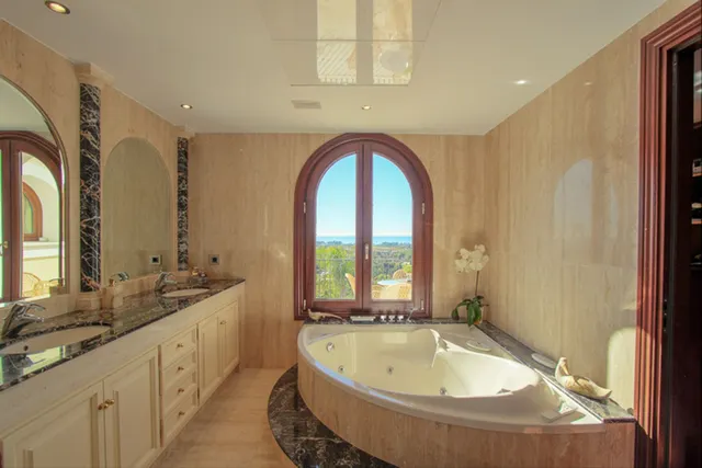 Villa 4 habitaciones 560m² en alquiler - Costa del Sol — 17