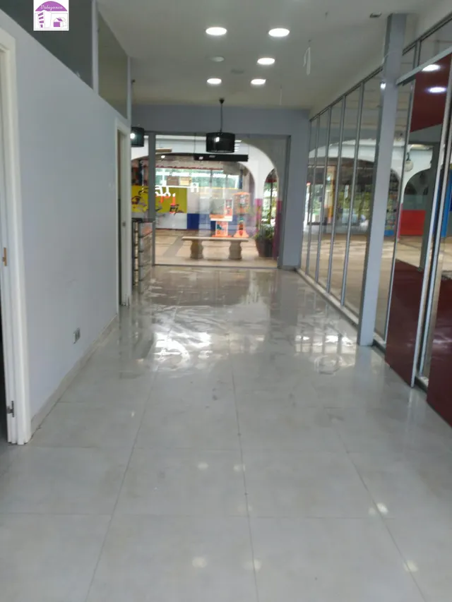 ***VALAZANCA  VENDE  EXCELENTE LOCAL*** — 14