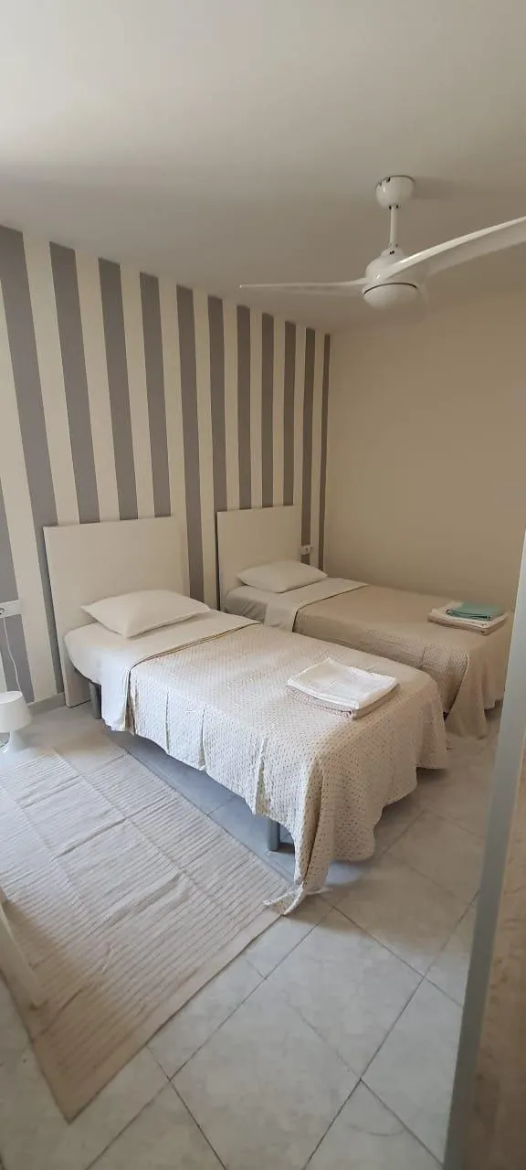 Fantástica vivienda reformada. junto a la playa. ideal para vivir o como inversión — 10