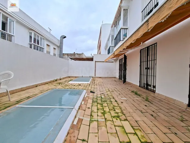 MAGNIFICO PISO EN EL CENTRO DE CHICLANA - foto 3