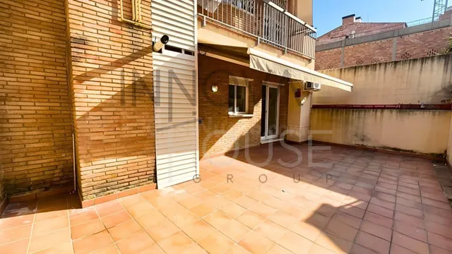 Piso totalmente exterior con gran terraza en el centro de Ca - foto 4