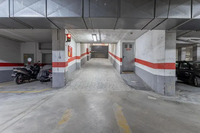 Plaza de Garaje en Arabial — 8