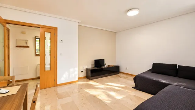 Planta baja con jardín, parking y piscina comunitaria en Palma — 10