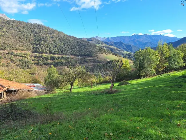 Terreno urbanizable en Picos de Europa - foto 2