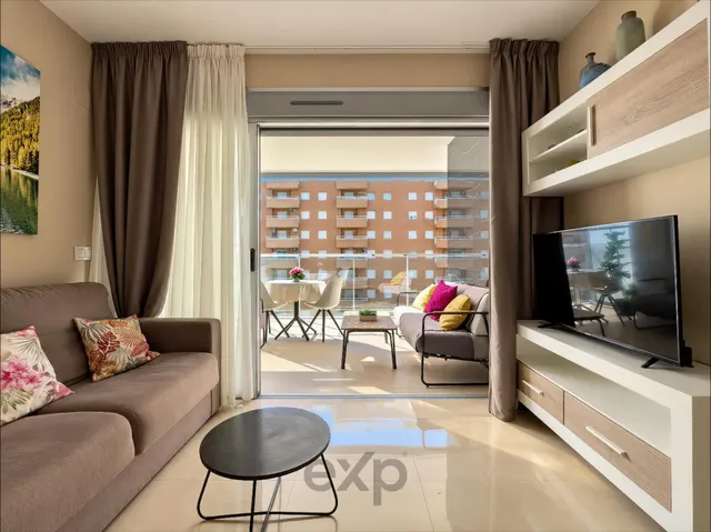 Piso en primera linea de playa de 2 habitaciones y 2 baños con terraza, piscina, garaje y trastero en Marina d’Or — 6