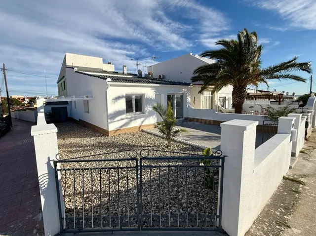 Casa 3 habitaciones en venta - Centro de la Ciudad Quesada