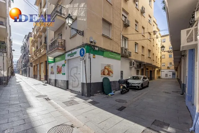 Estos dos grandes locales en pleno centro de Granada ofrecen una oportunidad única para tu negocio. — 18