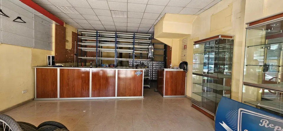 Local comercial 153m² en venta - Cruz del Ingles