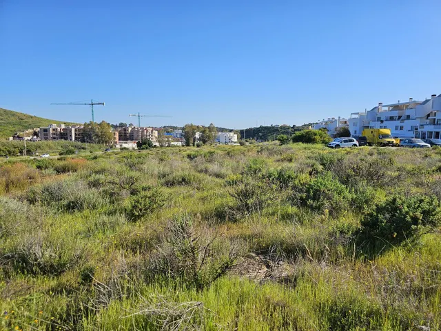 Terreno urbanizable en La Cala de Mijas con alto potencial i - foto 4