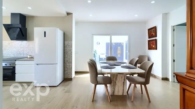CASA EN ALGEMESI — 13