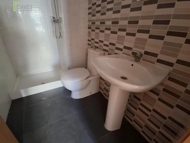 Vivienda con tres dormitorios y dos baños. En el barrio pedáneo de San Blas con plaza de garaje y trastero — 13