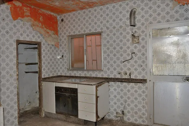Casa adosada de 4 dormitorios con terraza para reformar en Algeciras — 11