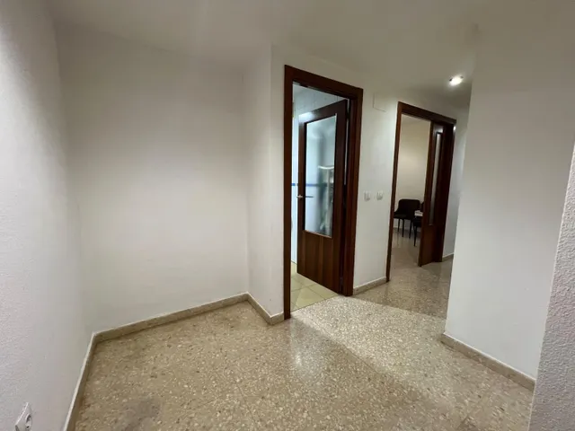 ¡Vivienda VPO de 4 dormitorios y 2 baños con piscina, terraza y garaje, en Noreña! — 32