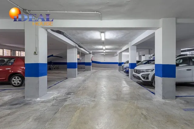 PARKING DE 30 PLAZAS EN PLENO CENTRO DE GRANADA — 11