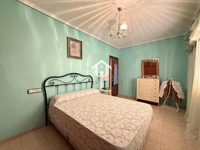 PISO EN VENTA EN ALICANTE. ZONA VIRGEN DEL REMEDIO.100m2, 3 habitaciones, 1 BAÑO, BALCÓN, CUARTA PLANTA CON ASCENSOR — 36