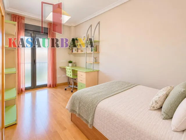 Kasaurbana ofrece en venta chalet en Getafe — 20