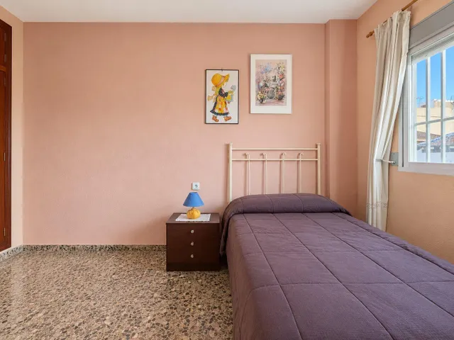 Adosado con gran patio, terraza y garaje en massarrojos, junto a Valencia — 40