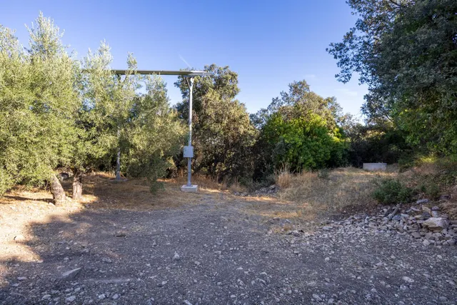 En uno de los pueblos más bonitos de España, finca ideal para rehabilitar y usar como alojamiento turístico — 14