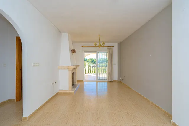 Villa en venta en Les Fonts, Benitachell, con piscina comunitaria y un gran potencial — 9