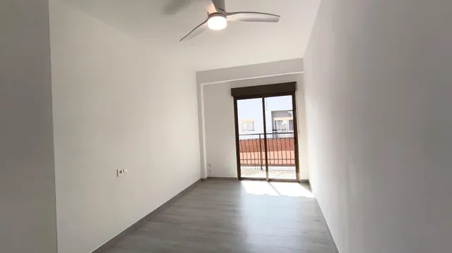 Alquiler: piso reformado a estrenar, 3 hab y 2 baños, cerca de Renfe, Gandia — 8