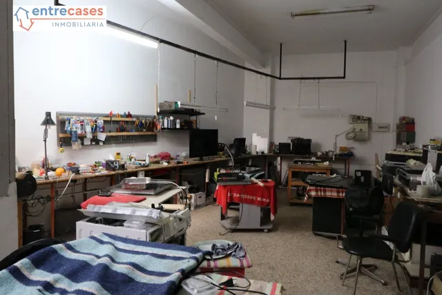 OPORTUNIDAD PARA CONSTRUCTORES. 1.100M2 DE TECHO, 5 PLANTAS DIAFANAS CON ASCENSOR-MONTACARGAS — 4