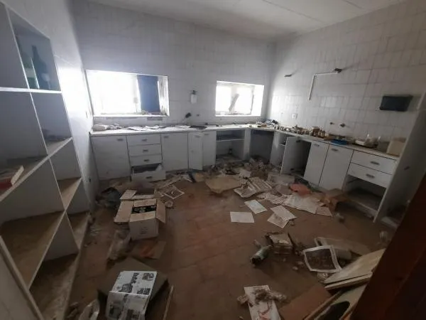 Local comercial antes una bodega — 2