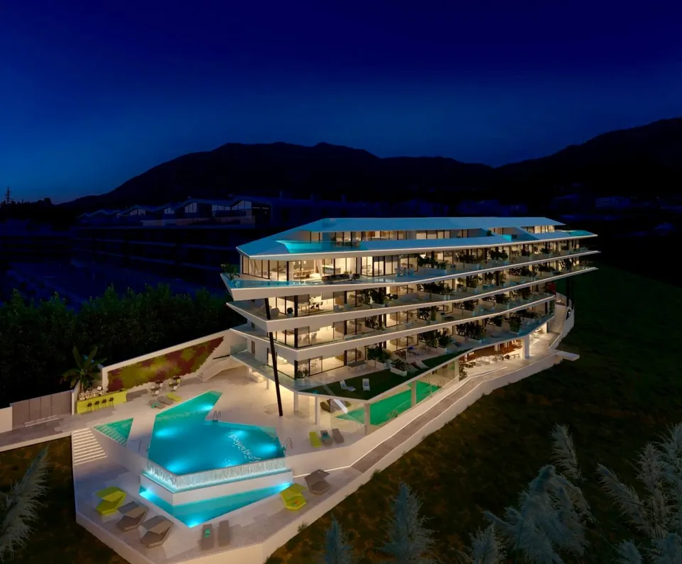 *** MAJESTUOSO APARTAMENTO CON 206M2 DE TERRAZA CON ESPECTACULARES VISTAS PANORÁMICAS AL MAR !!!.