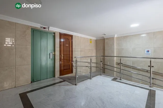 PISO REFORMADO JUNTO AVENIDA CADIZ — 31