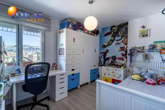 PISO REFORMADO CON VISTAS PANORÁMICAS A UN PASO DEL CENTRO DE GRANADA — 27