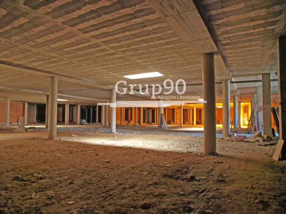 LOCAL COMERCIAL DE MÁS DE 5.000M2 EN LLEIDA