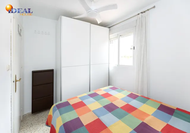 ¡Oportunidad única! Ático de 4 dormitorios y 2 baños con gran terraza frente al Colegio Agustinos (Arabial) — 20