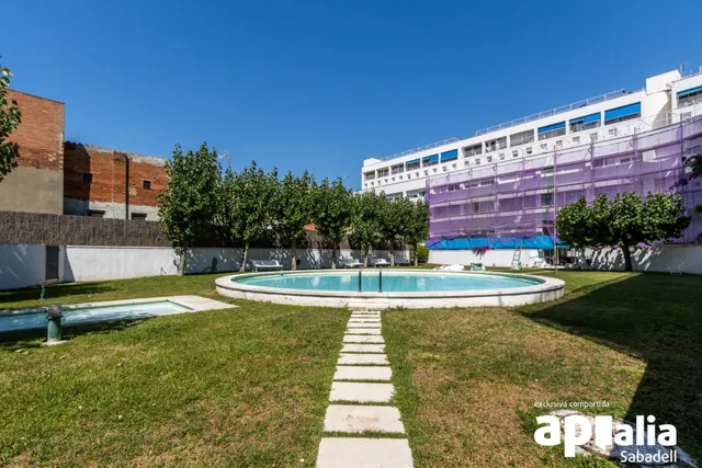 Con piscina y entrada independiente — 44