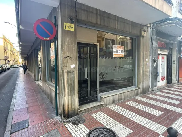 Local comercial VENTA en Castellón, Calle Trinidad 32. Con l