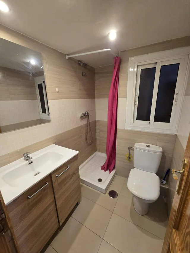 Acogedor piso en venta en Colonia Requena — 11