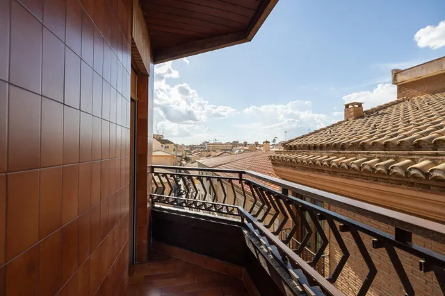 Piso y cochera en venta junto Acera de Darro. — 26