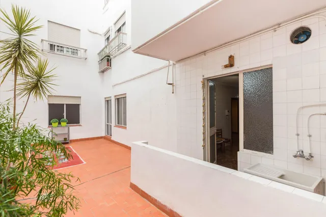 VIVIENDA CON GRAN PATIO PRIVADO FRENTE AL NUEVO HOTEL BARCELÓ 5★ — 17