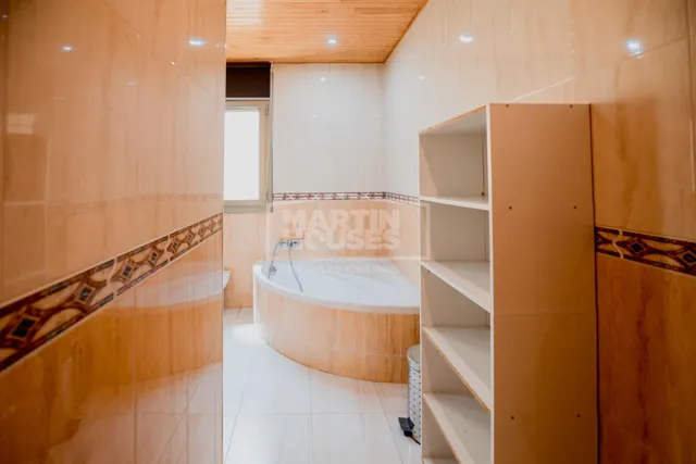 Dúplex de 3 habitaciones en el centro de La Seu d'Urgell — 23