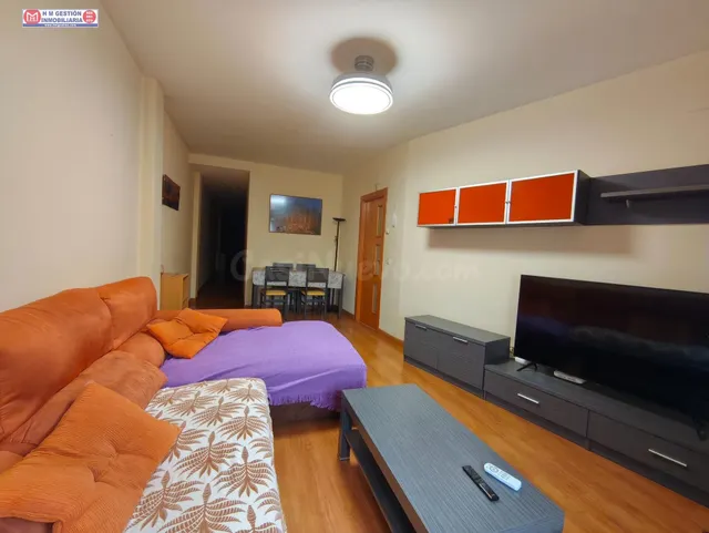 Piso Amplio y Luminoso en Rondilla C.V. de dos dormitorios, dos baños, PG y trastero — 3