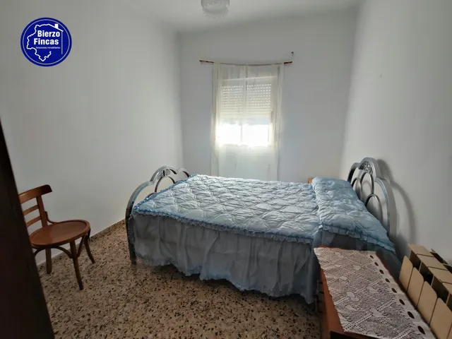 **se vende casa en Noceda del bierzo** — 9