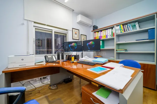 Oficina 4 habitaciones 147m² en alquiler - Argüelles - foto 4