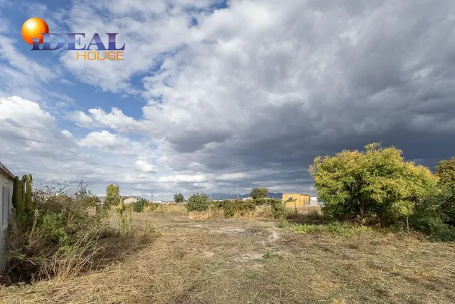 Cortijo con casa de 117 m2 y terreno de 2.312 m2 en Santa Fe — 23
