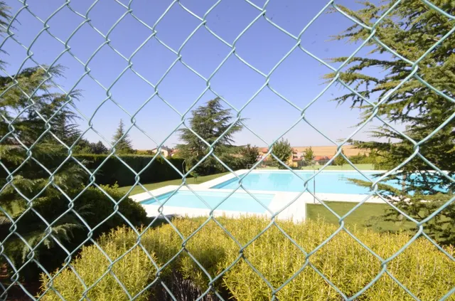 Urbis te ofrece un terreno Urbano en venta en Carrascal de Barregas zona URB. PEÑASOLANA, Salamanca. — 21