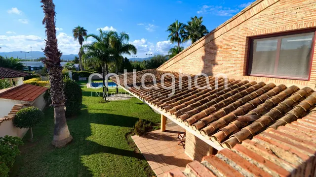 Villa en venta en Playa Almardà — 16