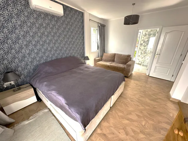Chalet con piscina — 28