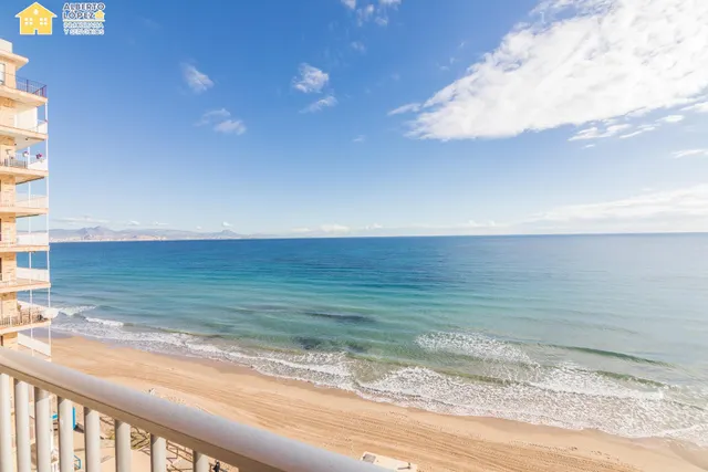 Apartamento en venta en primera línea de playa en Los Arenales del Sol, la propiedad está afectada por la Ley de Costas — 47