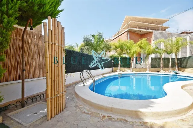 IMPRESIONANTE CHALET CON VISTAS AL MAR Y PISCINA EN BOLNUEVO - foto 2
