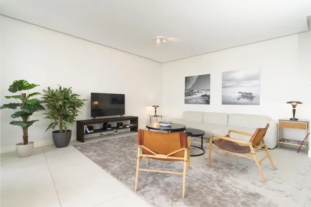 Apartamento de 2 dormitorios con vistas al mar en Estepona — 8