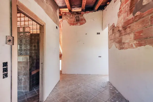 Casa independiente para reformar con vistas a la montaña en Olivella — 14